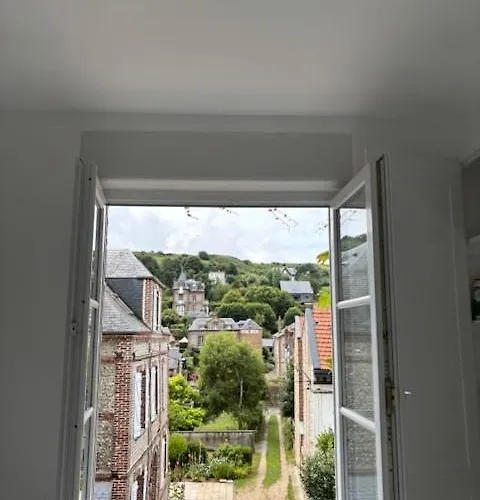 Maison Typique Normande A 200m De La